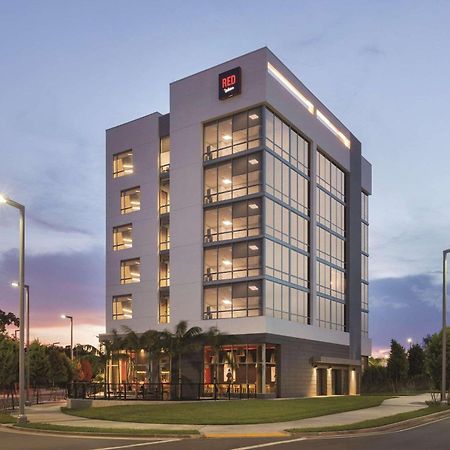 Radisson Red Miami Airport Hotel Exterior foto