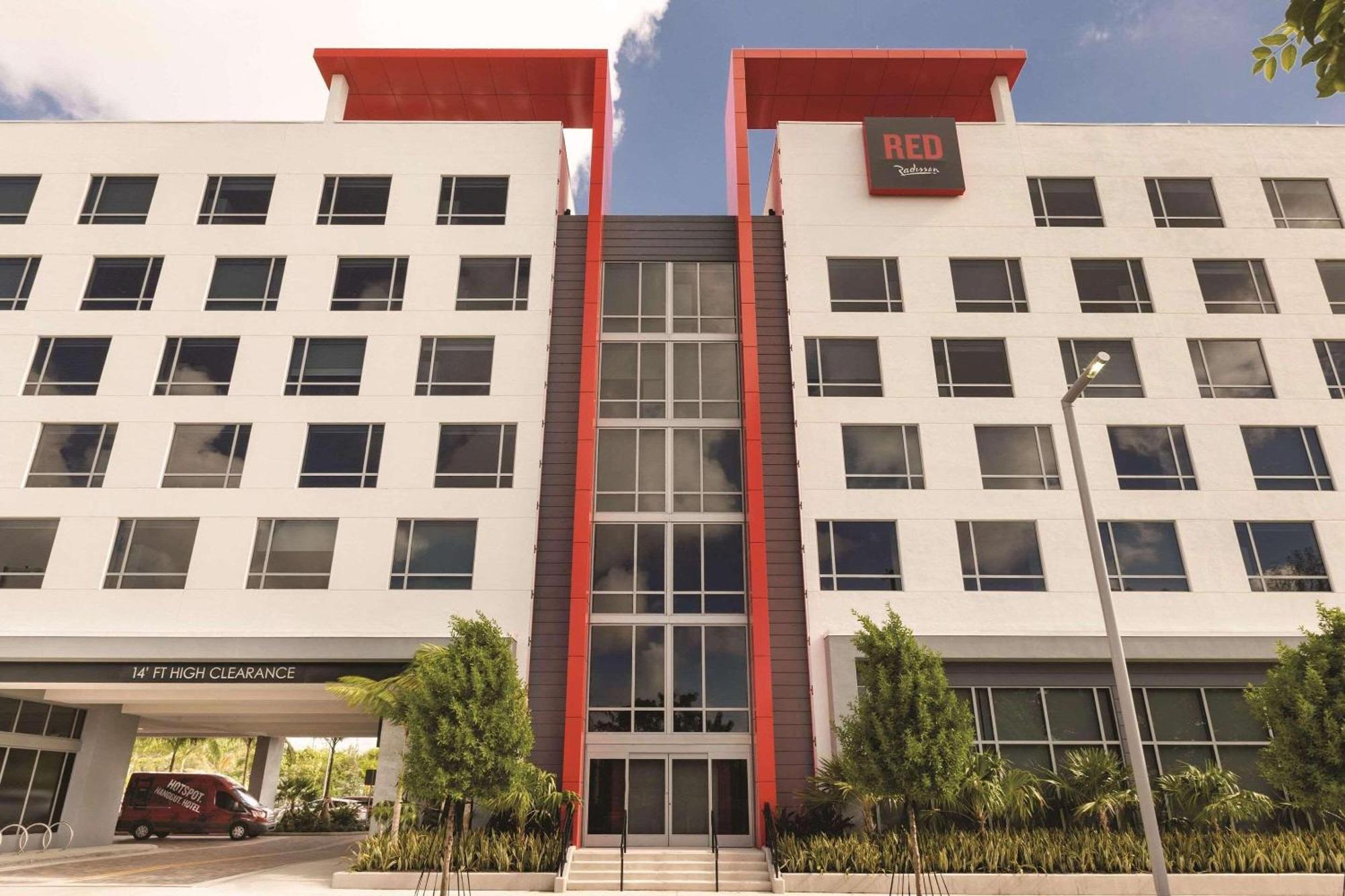 Radisson Red Miami Airport Hotel Exterior foto